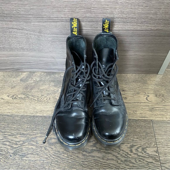 Dr. Martens 1460 Women’s Smooth Leather Lace Up Boot - Picture 2 of 6